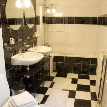 Casa 1-2-3 *